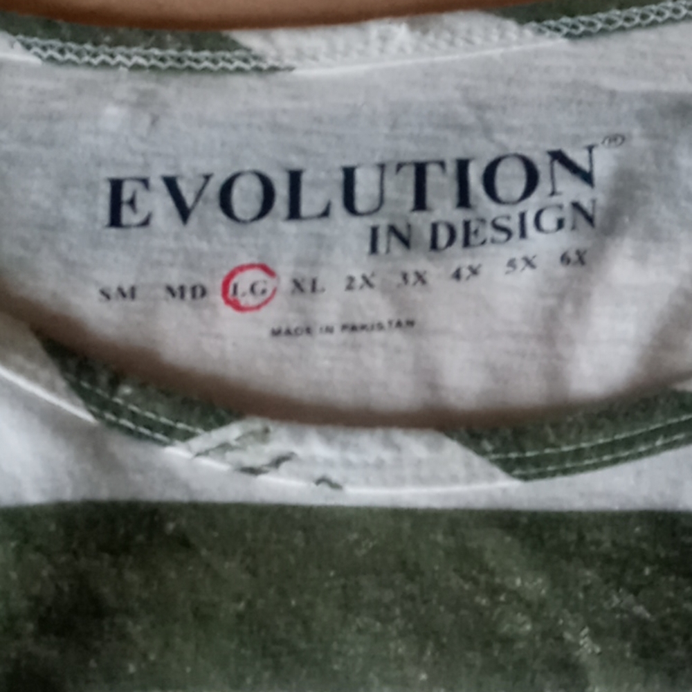 Tee - Picture 5 of 5